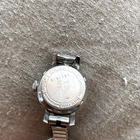 Mid Century Bulova Watch - Picture 4 of 8